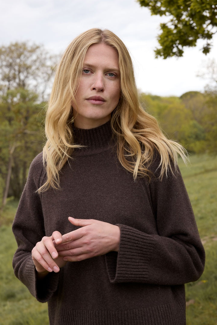 Gemma genser Brown