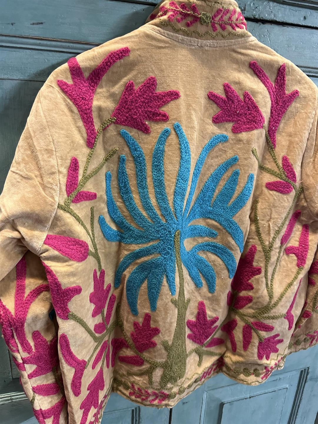 Anouska jakke velur med broderier beige