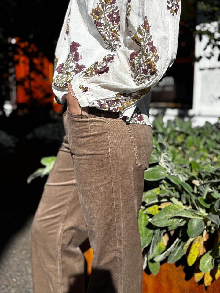 Claudette smalstripet cordfløyel warm taupe