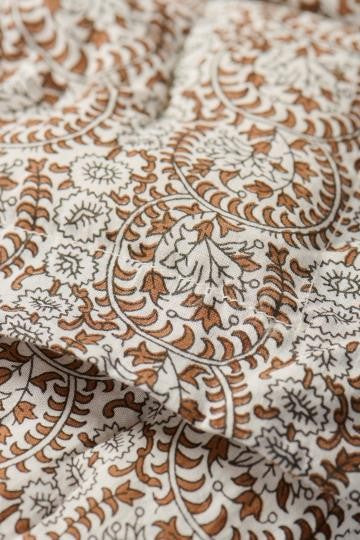 Charlotte quilt mønster i brunt