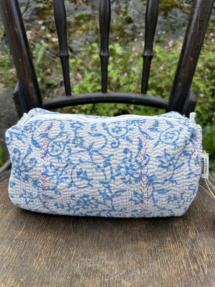 Toalettmappe vintage kantha stoff hvit Nr 3