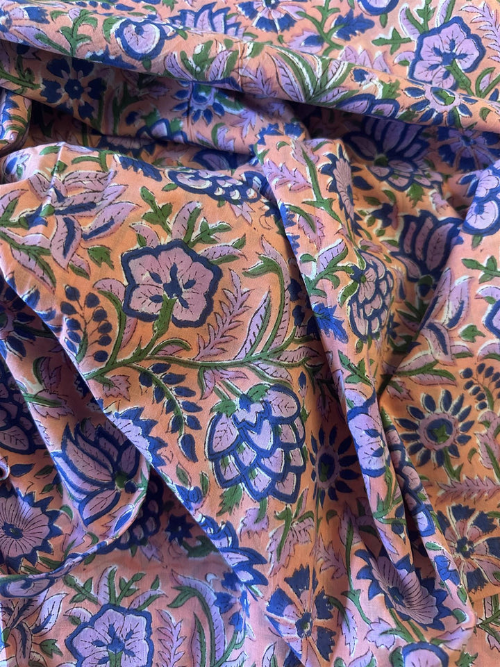 Blokktrykket stoff i metervare 10 meter lengde peachy