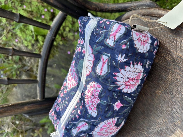 Toalettmappe blokktrykket Simmi navy