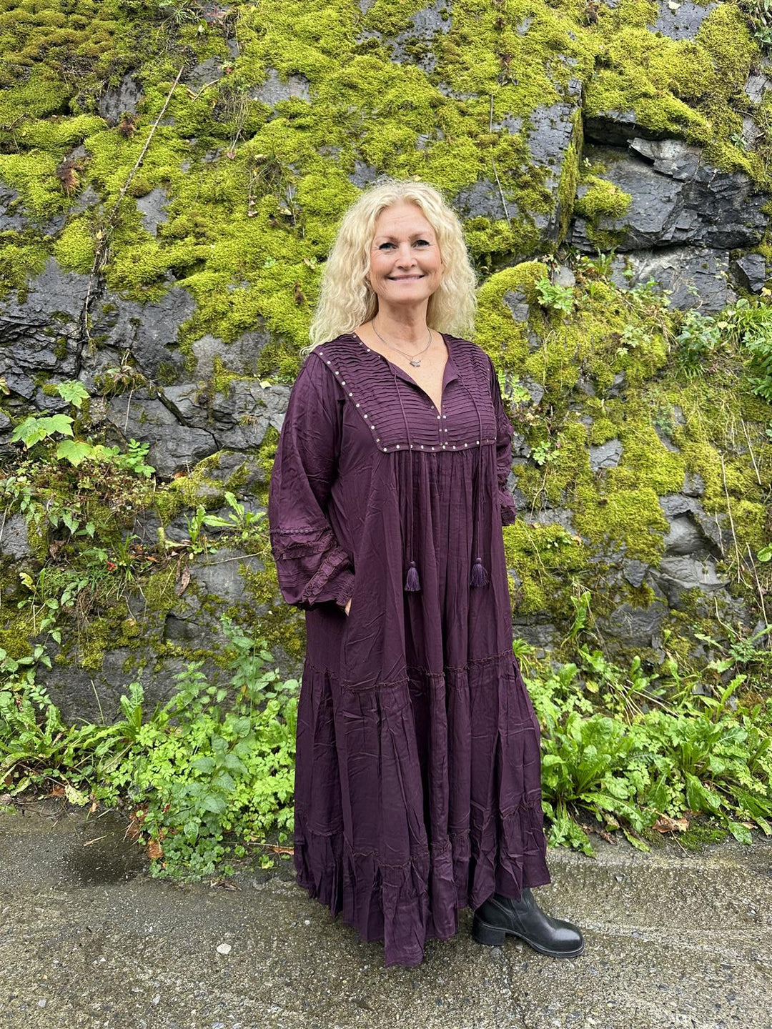 Amalia lang smekkekjole aubergine