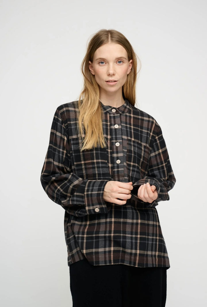 Ayla skjorte ruter brun/sort