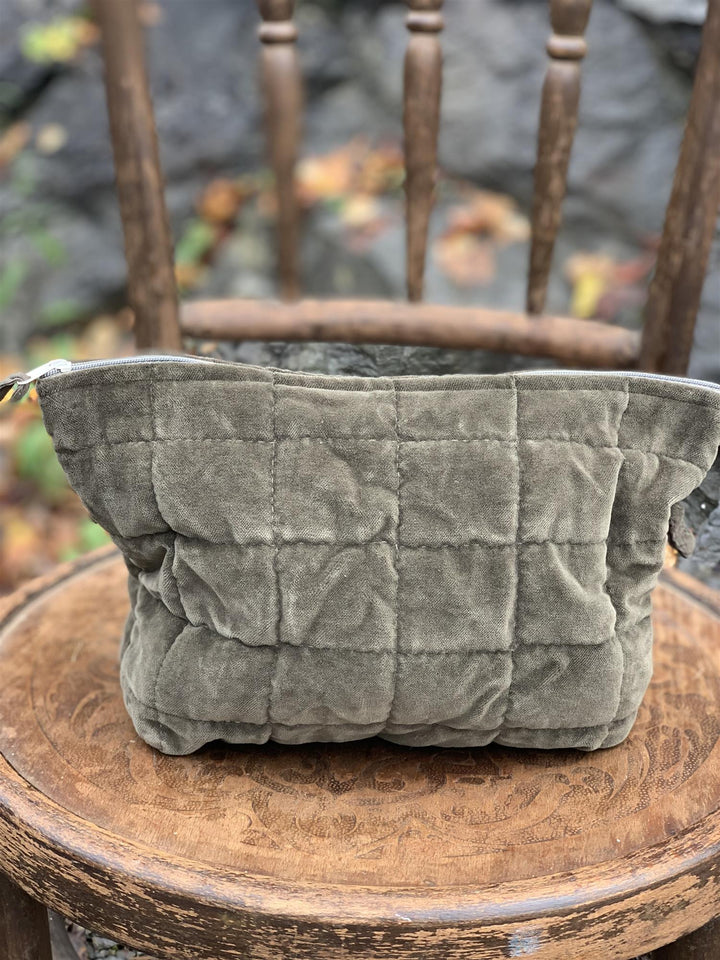 Toalettmappe velur burnt olive