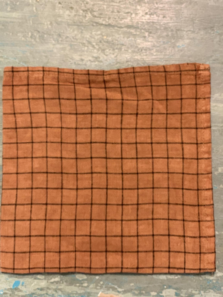 Serviett 100% lin 45x45 cm rutet terracotta/sort