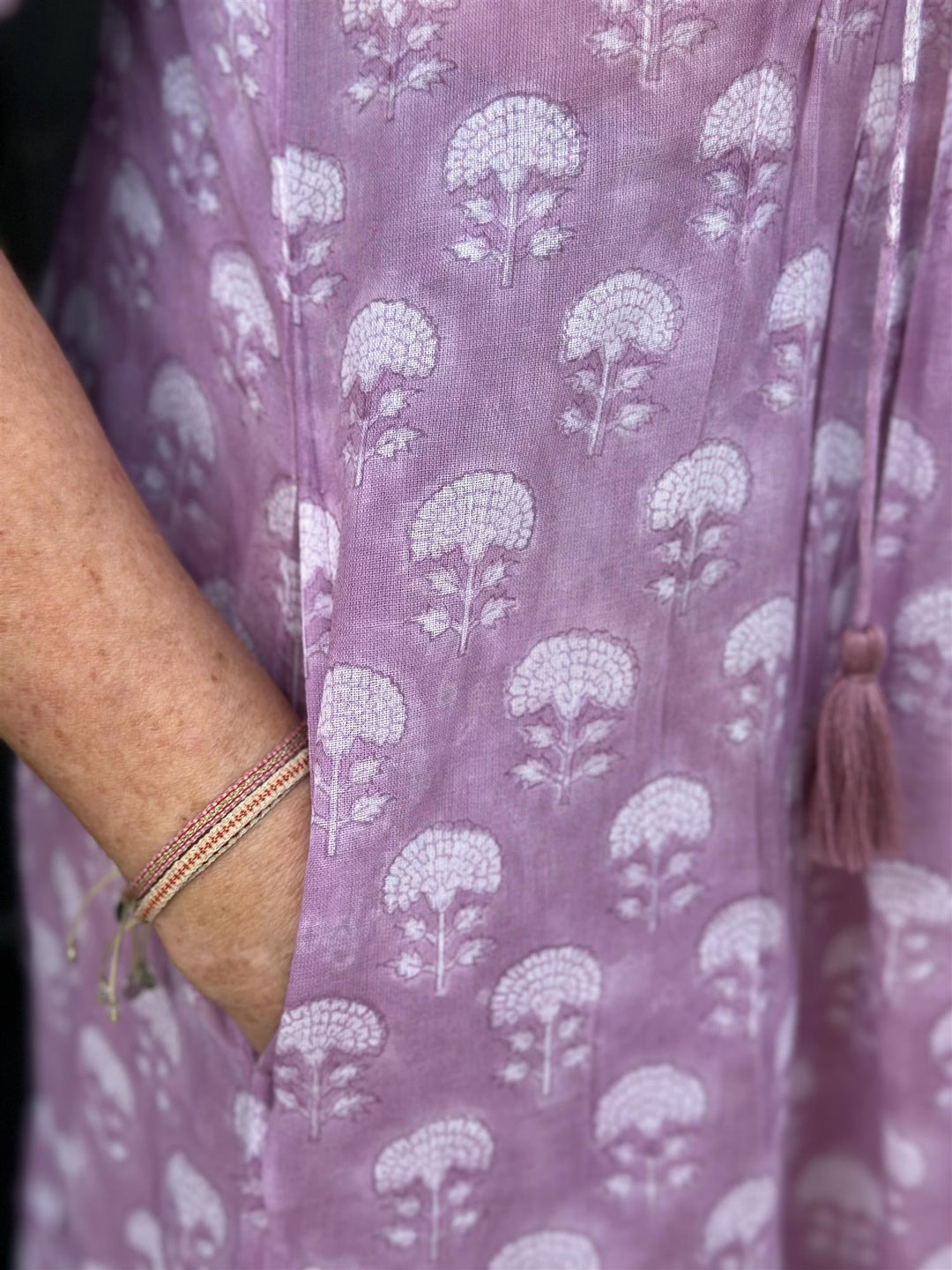 Anna lang smekkekjole lavendel