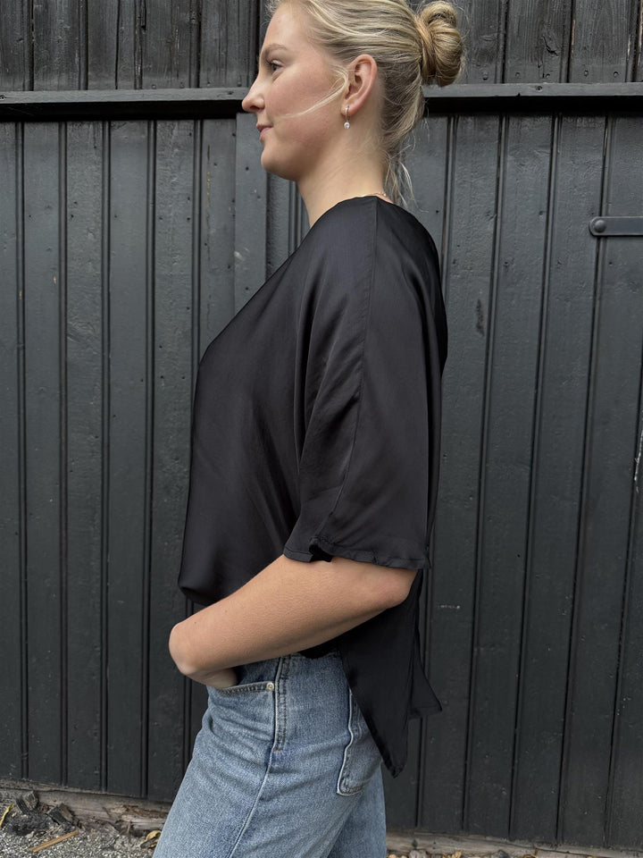 Erika topp sort