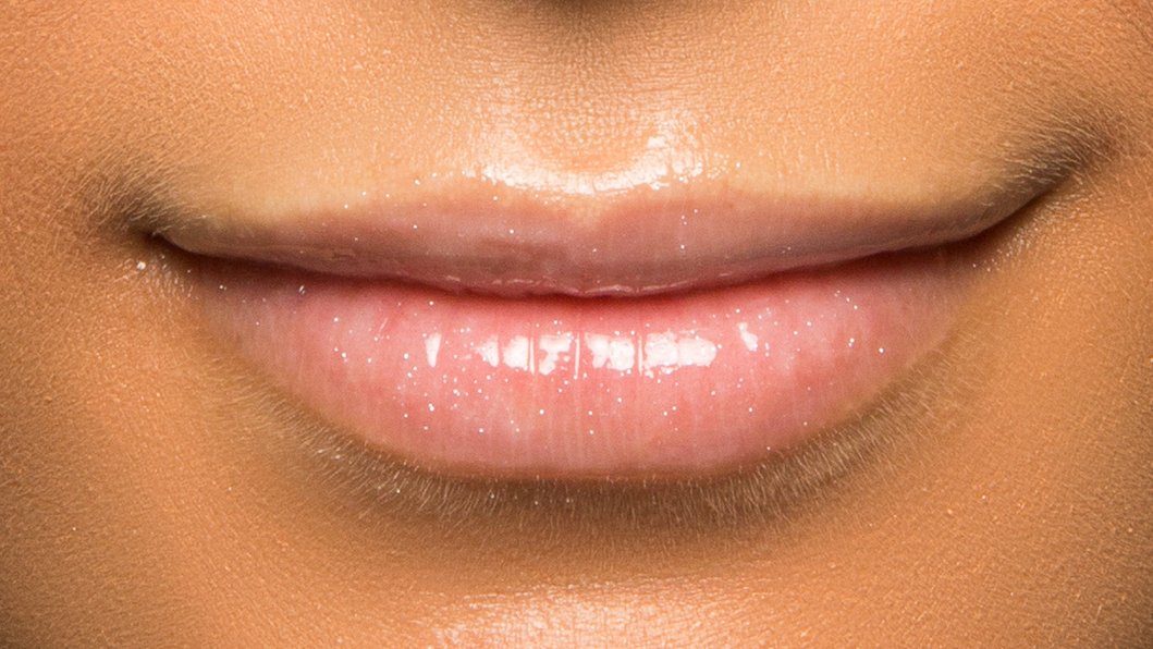 The lip slip one luxe gloss
